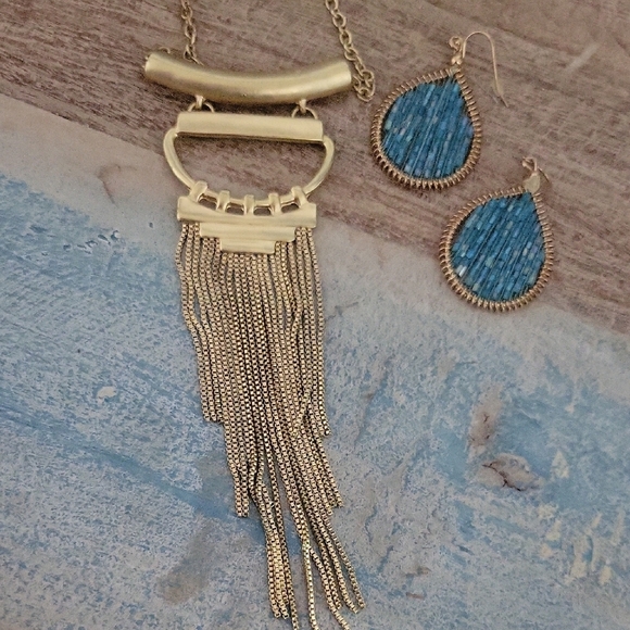 Gold tone statemrnt Fringe Necklace and Blue beaded pierced Earrings - Picture 1 of 4
